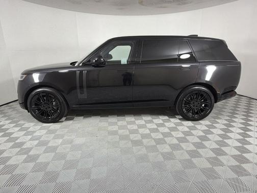 2026 Land Rover Range Rover P400 SE 7 Seat