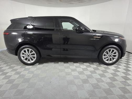 2026 Land Rover Range Rover Sport SE