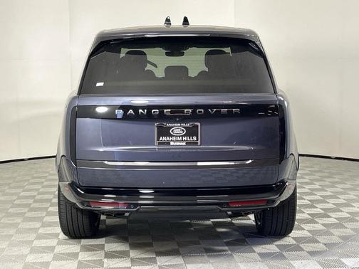 2025 Land Rover Range Rover P530 SE