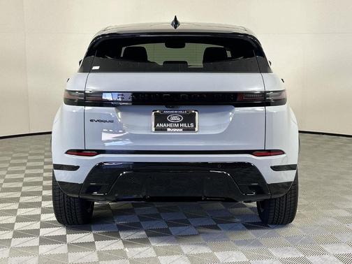 2026 Land Rover Range Rover Evoque Dynamic SE