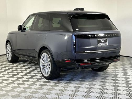 2025 Land Rover Range Rover P530 SE
