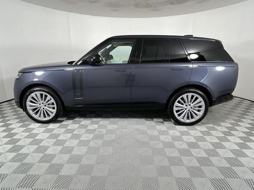 2025 Land Rover Range Rover P530 SE