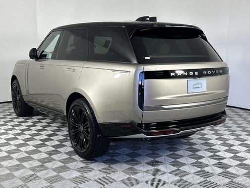 2025 Land Rover Range Rover P530 SE