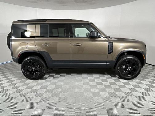 2025 Land Rover Defender P400 S