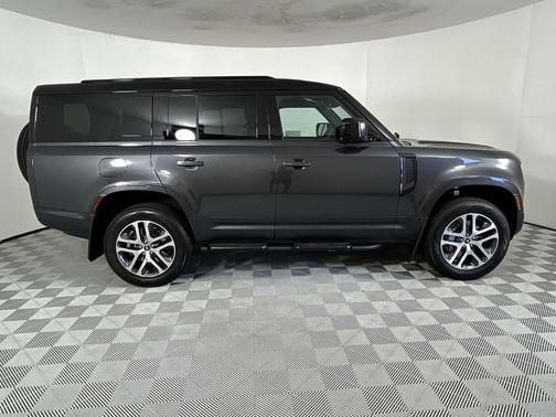 2025 Land Rover Defender P400 S