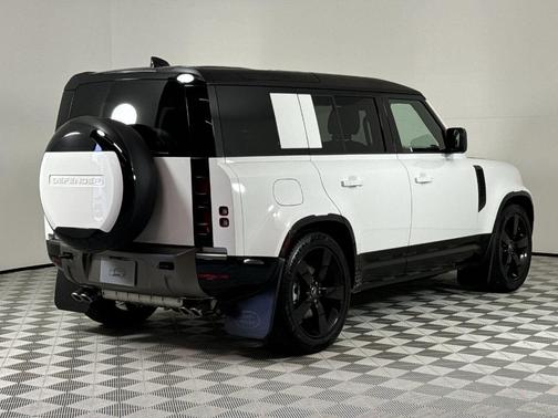 2025 Land Rover Defender P500 X-Dynamic SE