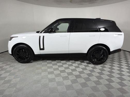 2026 Land Rover Range Rover SE