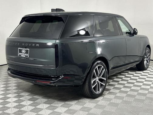 2025 Land Rover Range Rover P530 SE 7 Seat