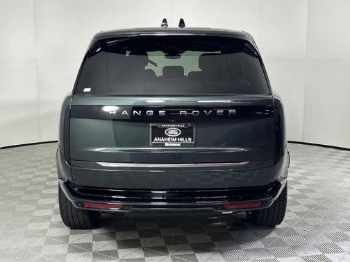 2025 Land Rover Range Rover P530 SE 7 Seat