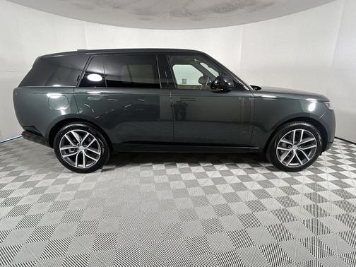 2025 Land Rover Range Rover P530 SE 7 Seat