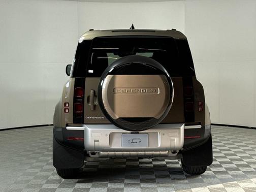 2025 Land Rover Defender P400 S