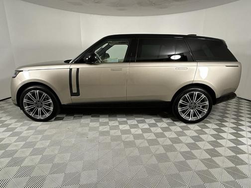 2025 Land Rover Range Rover P400 SE 7 Seat