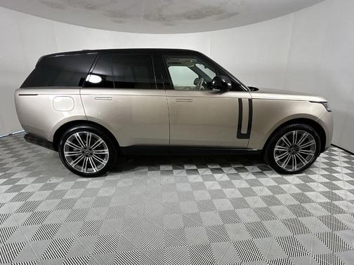 2025 Land Rover Range Rover P530 SE