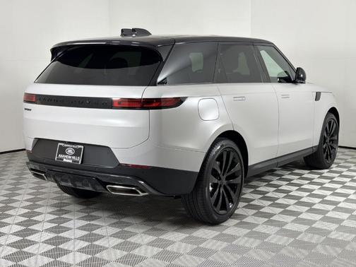 2026 Land Rover Range Rover Sport SE