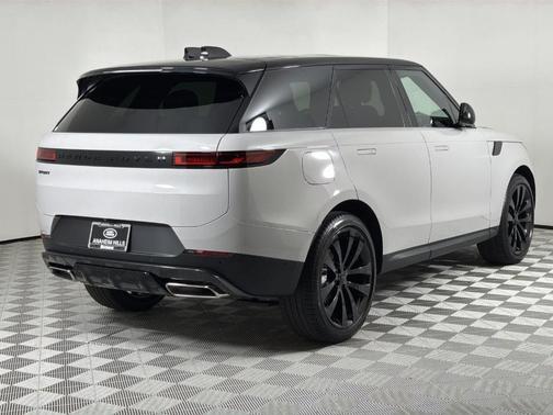 2026 Land Rover Range Rover Sport SE