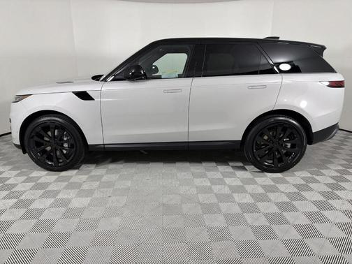 2026 Land Rover Range Rover Sport SE