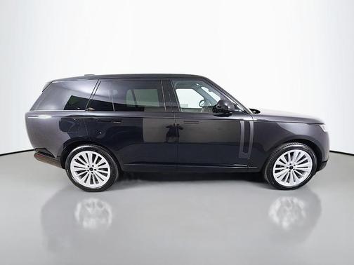 Santorini Black 2026 Land Rover Range Rover P400 SE 7 Seat