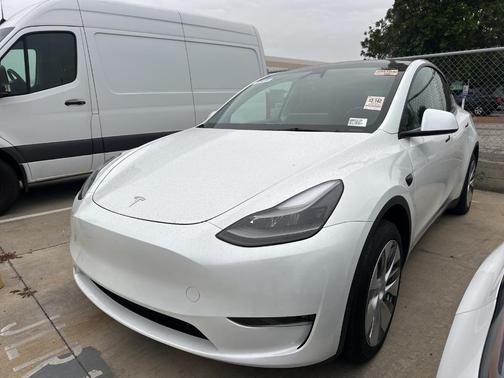 2023 Tesla Model Y Base