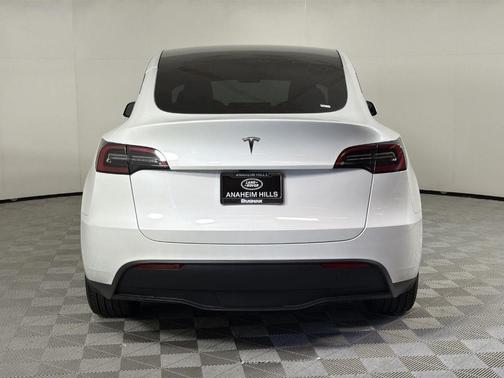 2023 Tesla Model Y Base