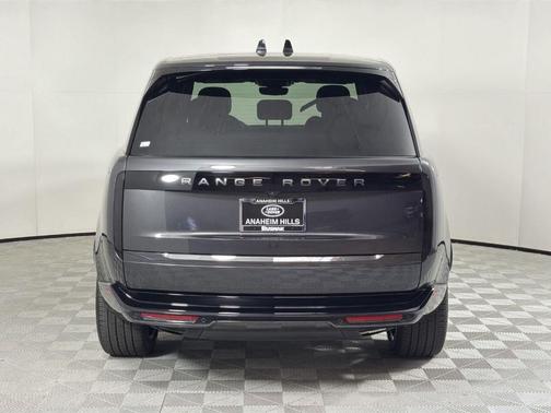 Carpathian Grey 2026 Land Rover Range Rover P400 SE