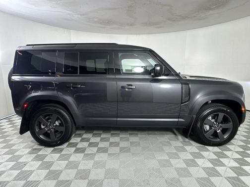2025 Land Rover Defender P400 S