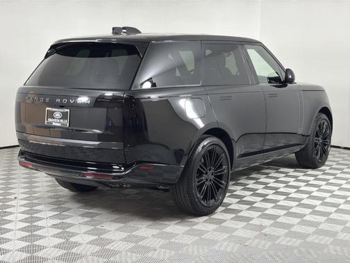 2026 Land Rover Range Rover P530 SE