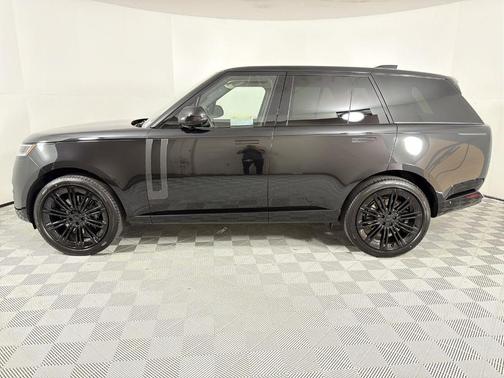 2026 Land Rover Range Rover P530 SE