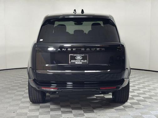 2026 Land Rover Range Rover P530 SE