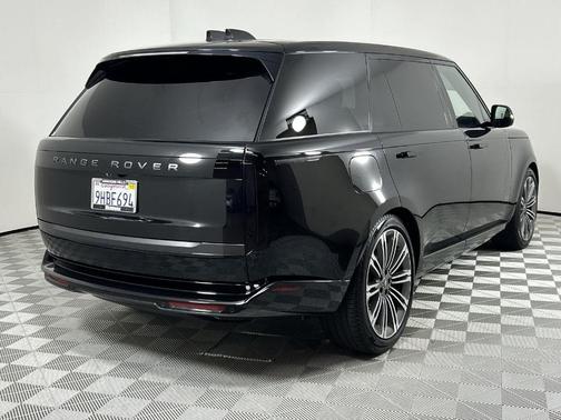 2023 Land Rover Range Rover P530 SE