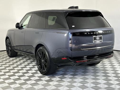 2025 Land Rover Range Rover P530 SE