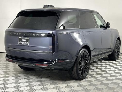 2025 Land Rover Range Rover P530 SE