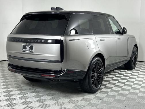 2025 Land Rover Range Rover P530 SE