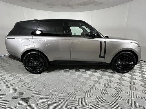 2025 Land Rover Range Rover P530 SE