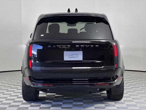 2025 Land Rover Range Rover P400 SE 7 Seat