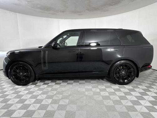 2025 Land Rover Range Rover P400 SE 7 Seat