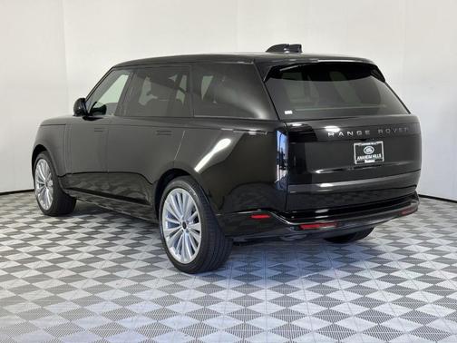 Santorini Black 2026 Land Rover Range Rover P400 SE 7 Seat