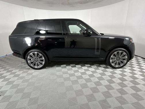 2025 Land Rover Range Rover P530 SE