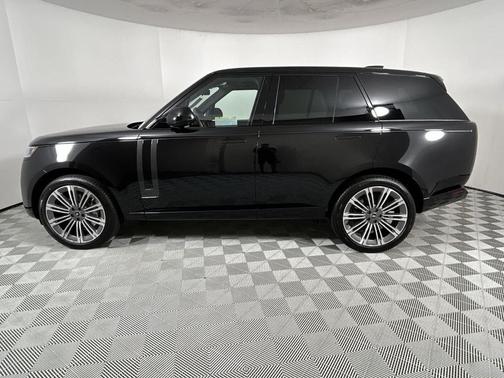 2025 Land Rover Range Rover P530 SE