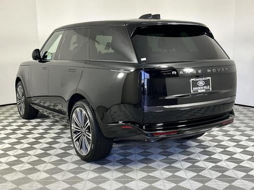2025 Land Rover Range Rover P530 SE