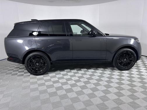 2025 Land Rover Range Rover P400 SE