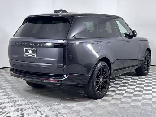 2025 Land Rover Range Rover P400 SE