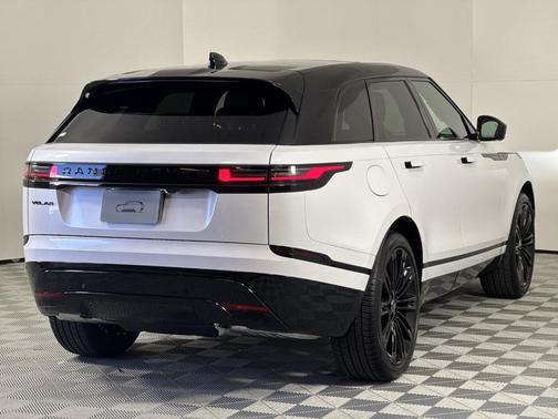 2026 Land Rover Range Rover Velar P250 Dynamic SE