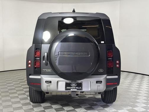 2023 Land Rover Defender First Edition