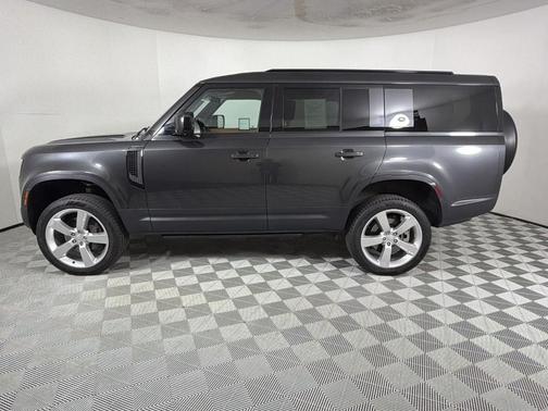 2023 Land Rover Defender First Edition