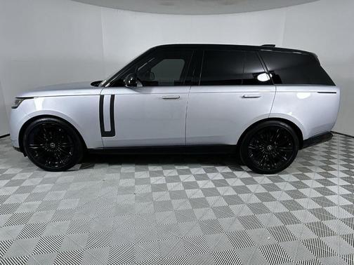 2025 Land Rover Range Rover P400 SE
