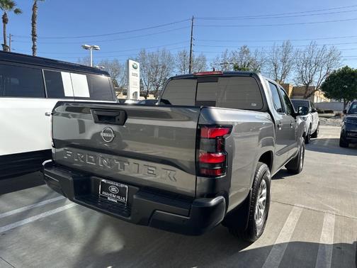 2025 Nissan Frontier S