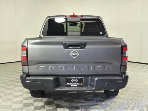 2025 Nissan Frontier S