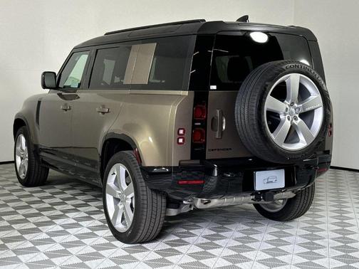 2025 Land Rover Defender P400 X-Dynamic SE