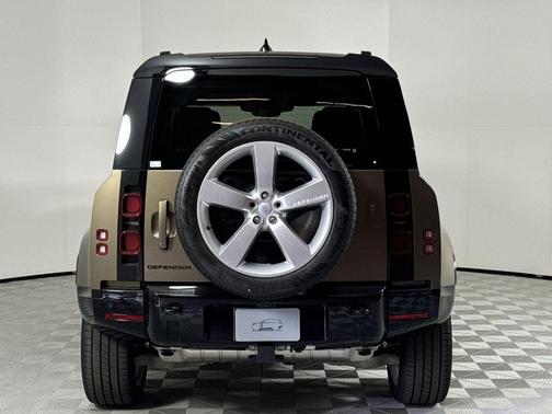 2025 Land Rover Defender P400 X-Dynamic SE