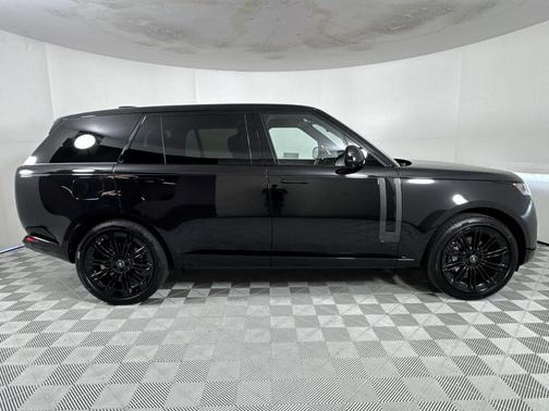 2025 Land Rover Range Rover P400 SE 7 Seat